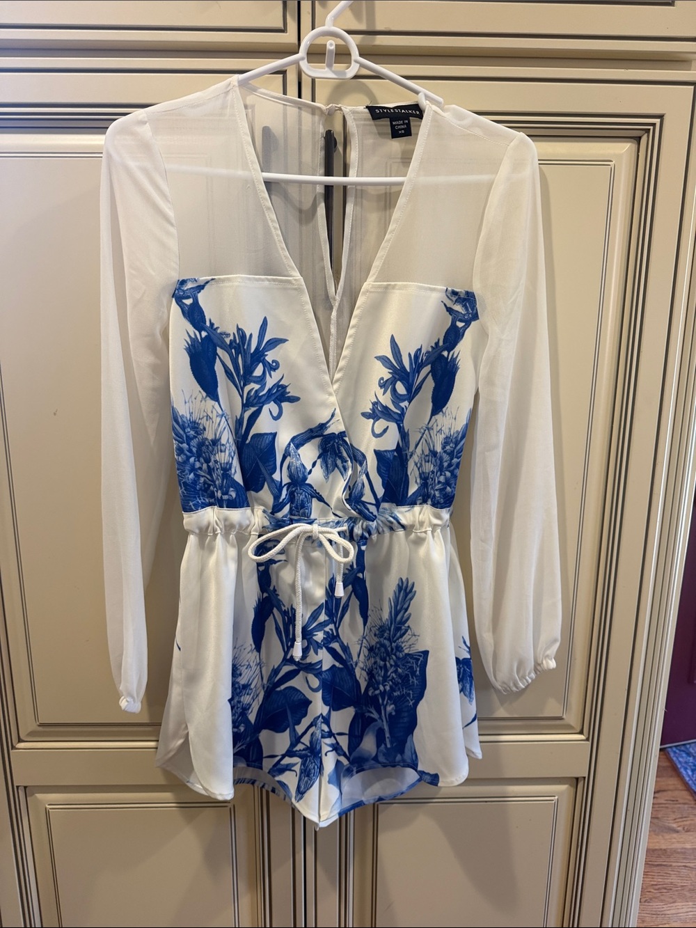 Stylestalker White & Blue Floral Drawstring One-Piece Romper